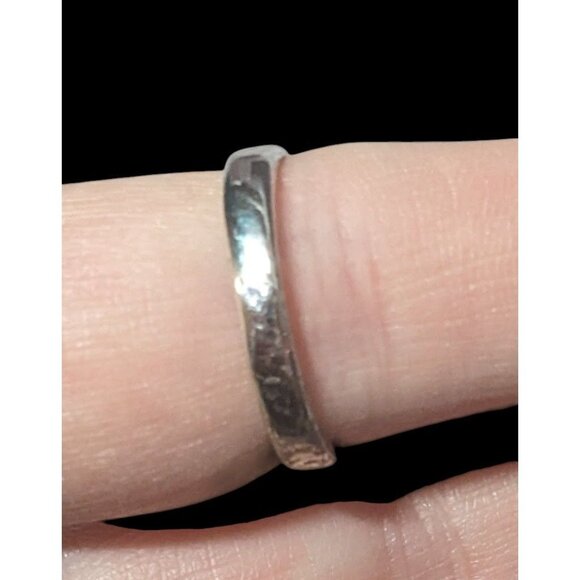 Elegant Whimsical Faux Sapphire Silver Tone Halo Ring Size 9 - Picture 8 of 13